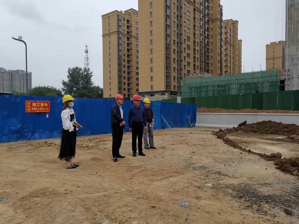 集團(tuán)董事長孔德穩(wěn)趕赴新十八大街項(xiàng)目施工現(xiàn)場、王水生產(chǎn)基地視察工作