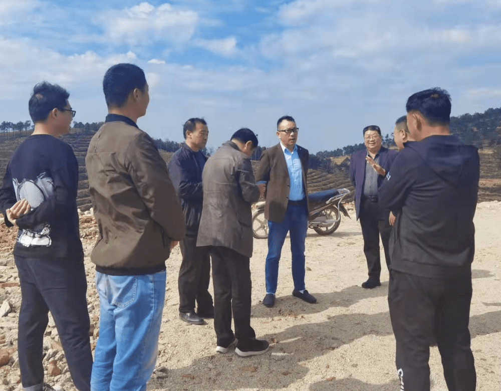永和集團(tuán)董事長孔德穩(wěn)深入項(xiàng)目現(xiàn)場指導(dǎo)工作